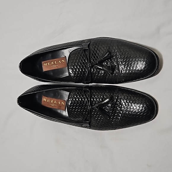 Mezlan black loafers. - Picture 3 of 8